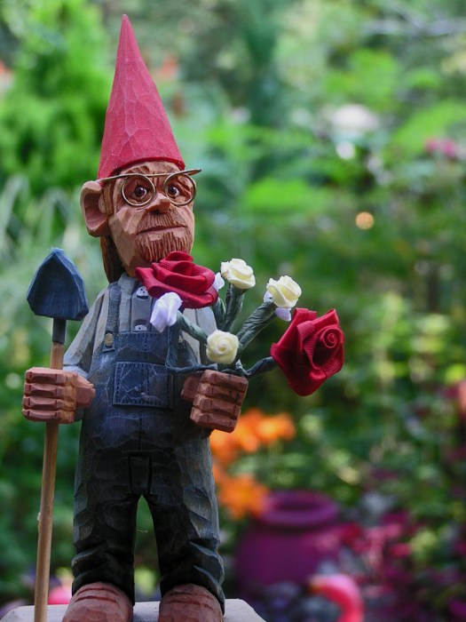 Wood carving of felder as a gnome