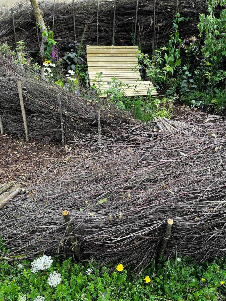 Room created with dead hedge