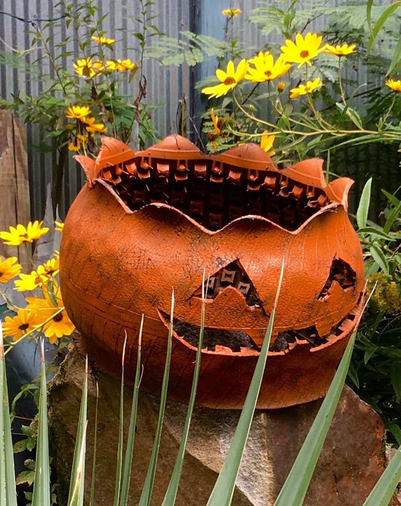 Felder's Jack o'lantern tire