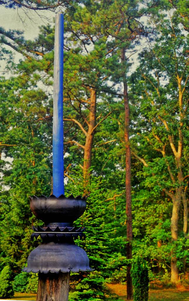 Long Island tire totem